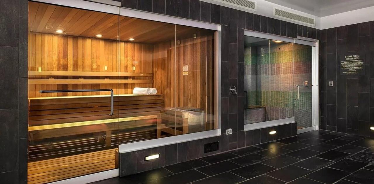 Appartement Modern With Access To The Pool Near Rondo Daszynskiego Station Warschau
