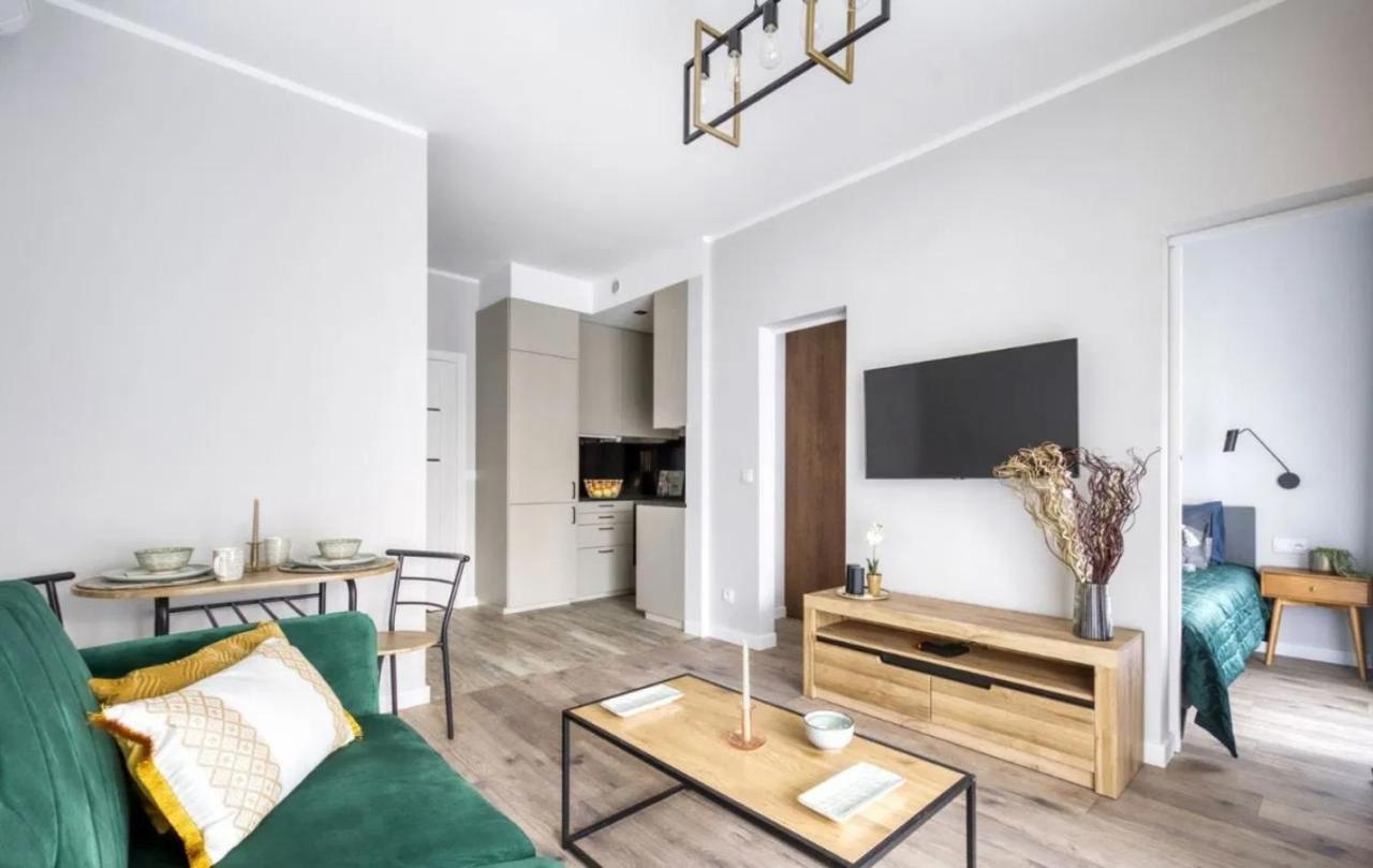 Modern With Access To The Pool Near Rondo Daszynskiego Station Leilighet