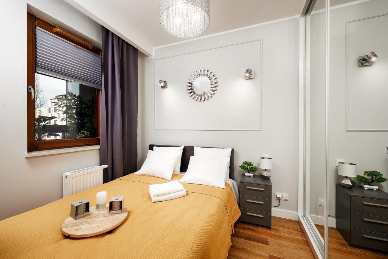 Modern With Access To The Pool Near Rondo Daszynskiego Station Appartement